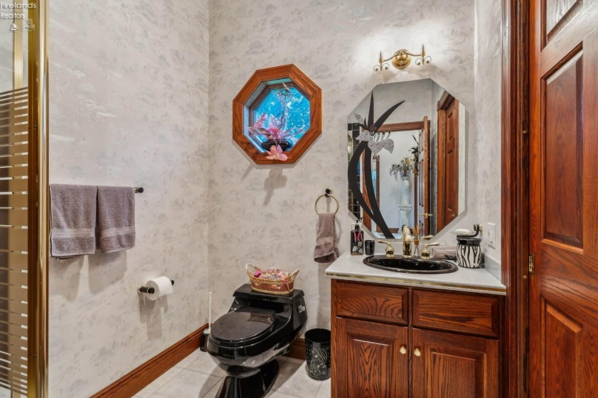 106 Sycamore Woods Lane, Tiffin, 44883, 6 Bedrooms Bedrooms, ,5 BathroomsBathrooms,Residential,For Sale,Sycamore Woods,20254000