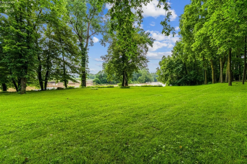 106 Sycamore Woods Lane, Tiffin, 44883, 6 Bedrooms Bedrooms, ,5 BathroomsBathrooms,Residential,For Sale,Sycamore Woods,20254000