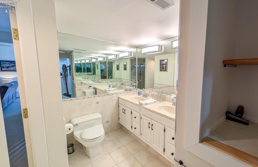 4475 Marin Harbor Drive, Port Clinton, 43452, 2 Bedrooms Bedrooms, ,3 BathroomsBathrooms,Residential,For Sale,Marin Harbor,20254012