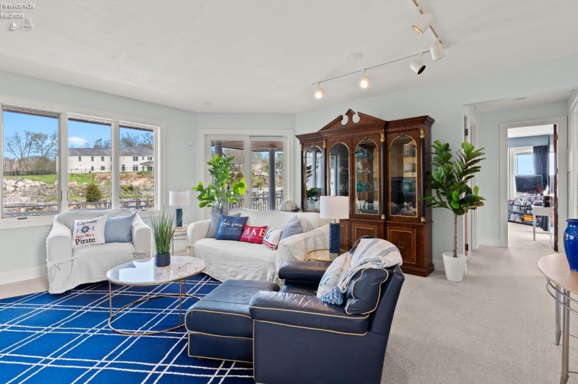 4009 Woodcliff Drive, Marblehead, 43440, 4 Bedrooms Bedrooms, ,5 BathroomsBathrooms,Residential,For Sale,Woodcliff,20250726