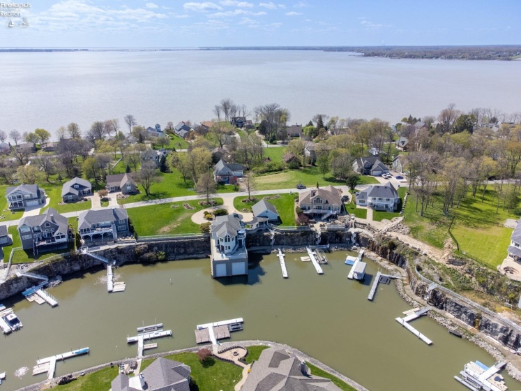 4009 Woodcliff Drive, Marblehead, 43440, 4 Bedrooms Bedrooms, ,5 BathroomsBathrooms,Residential,For Sale,Woodcliff,20250726