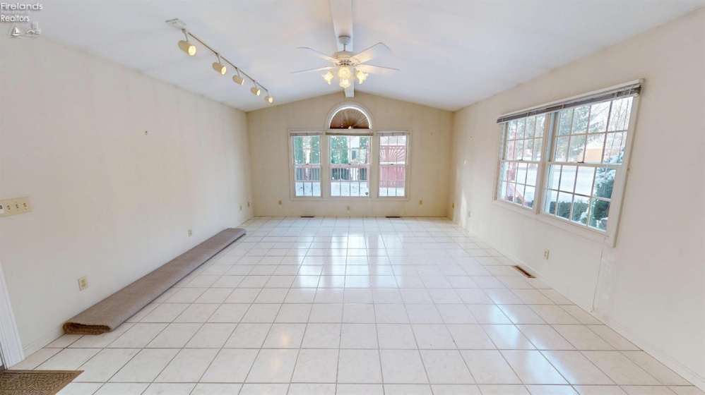 10 Meadowbrook Lane, Fremont, 43420, 4 Bedrooms Bedrooms, ,3 BathroomsBathrooms,Residential,For Sale,Meadowbrook,20252910