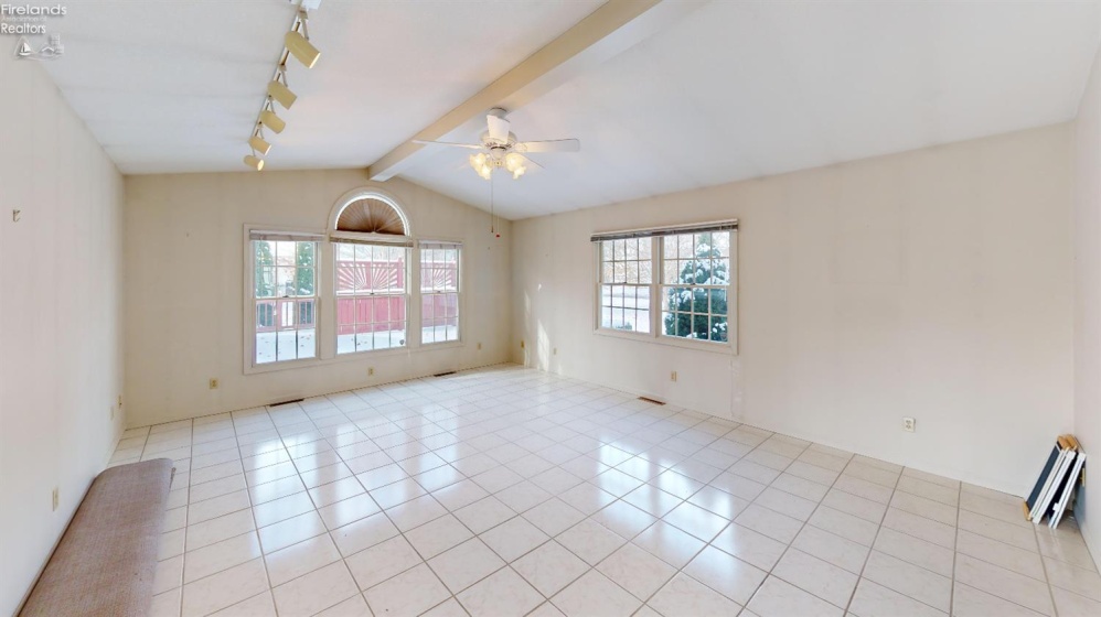 10 Meadowbrook Lane, Fremont, 43420, 4 Bedrooms Bedrooms, ,3 BathroomsBathrooms,Residential,For Sale,Meadowbrook,20252910