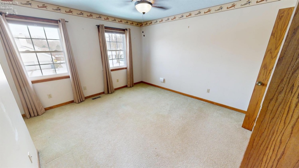 10 Meadowbrook Lane, Fremont, 43420, 4 Bedrooms Bedrooms, ,3 BathroomsBathrooms,Residential,For Sale,Meadowbrook,20252910