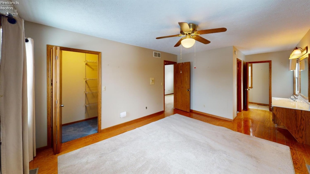 10 Meadowbrook Lane, Fremont, 43420, 4 Bedrooms Bedrooms, ,3 BathroomsBathrooms,Residential,For Sale,Meadowbrook,20252910