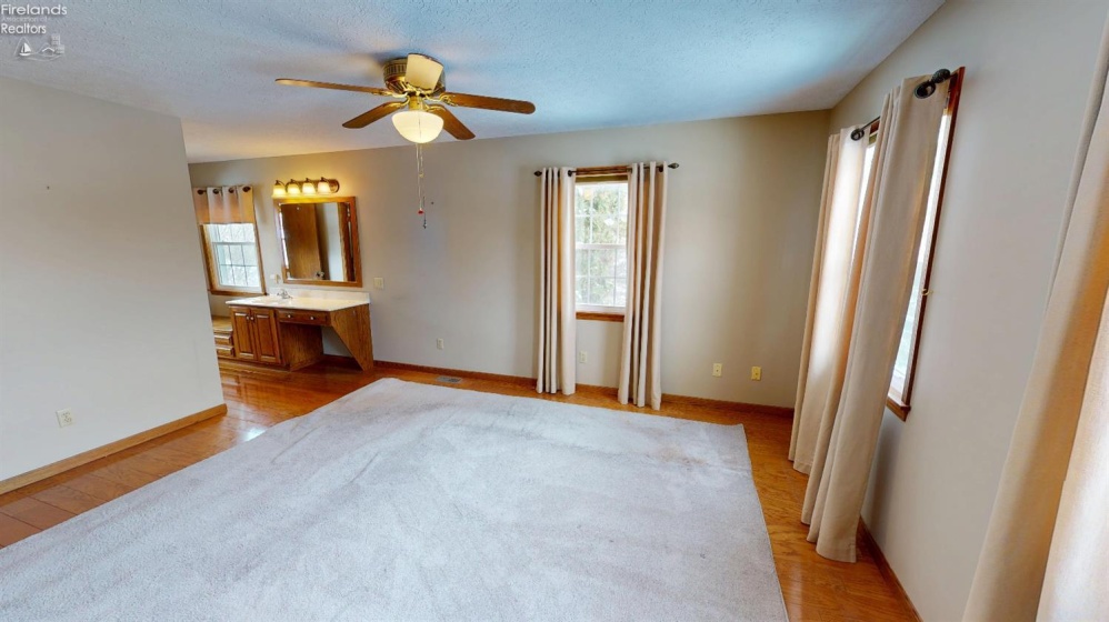 10 Meadowbrook Lane, Fremont, 43420, 4 Bedrooms Bedrooms, ,3 BathroomsBathrooms,Residential,For Sale,Meadowbrook,20252910