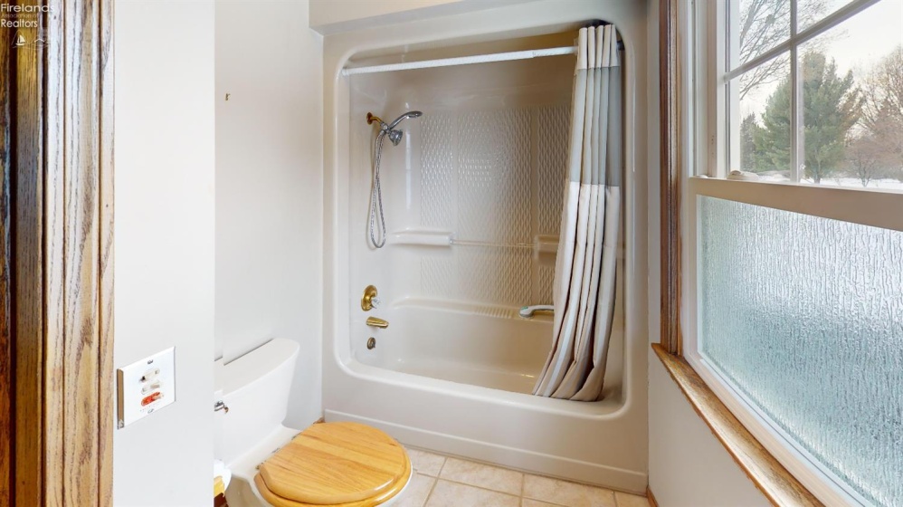 10 Meadowbrook Lane, Fremont, 43420, 4 Bedrooms Bedrooms, ,3 BathroomsBathrooms,Residential,For Sale,Meadowbrook,20252910