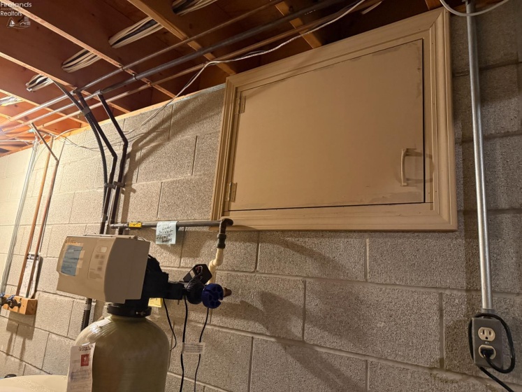 10 Meadowbrook Lane, Fremont, 43420, 4 Bedrooms Bedrooms, ,3 BathroomsBathrooms,Residential,For Sale,Meadowbrook,20252910