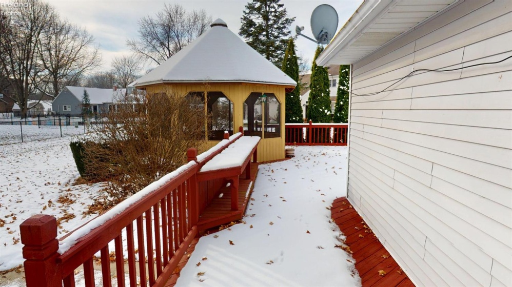 10 Meadowbrook Lane, Fremont, 43420, 4 Bedrooms Bedrooms, ,3 BathroomsBathrooms,Residential,For Sale,Meadowbrook,20252910