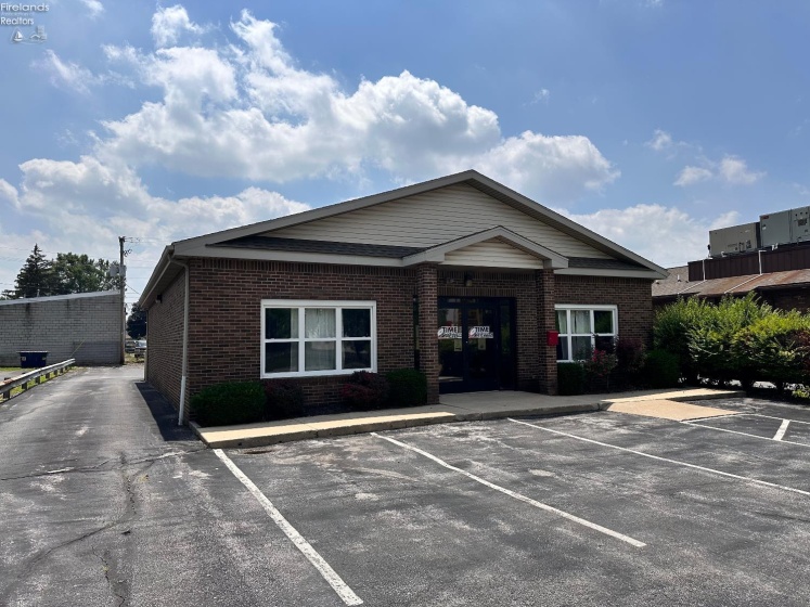 1303 State Street, Fremont, 43420, ,Commercial For Lease,For Lease,State,20254557