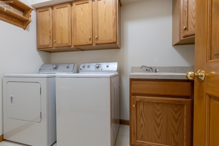 117 Cottage Cove Drive, Marblehead, 43440, 3 Bedrooms Bedrooms, ,3 BathroomsBathrooms,Residential,For Sale,Cottage Cove,20253815