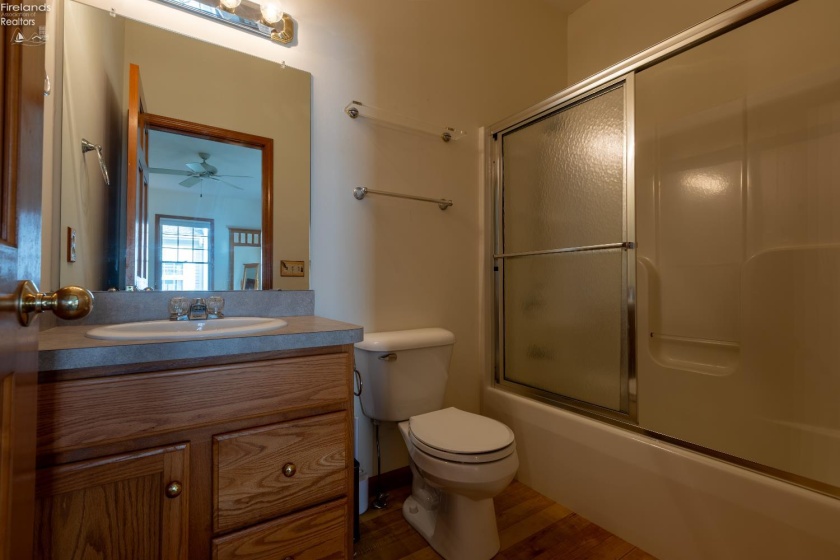 117 Cottage Cove Drive, Marblehead, 43440, 3 Bedrooms Bedrooms, ,3 BathroomsBathrooms,Residential,For Sale,Cottage Cove,20253815