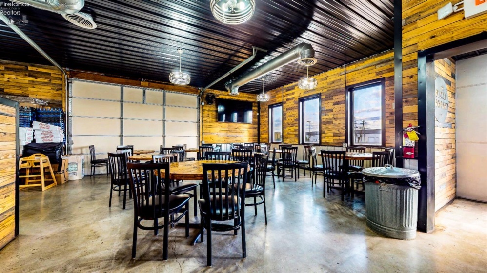 1794 Harrington Memorial Road, Mansfield, 44903, ,Commercial,For Sale,Harrington Memorial,20254553