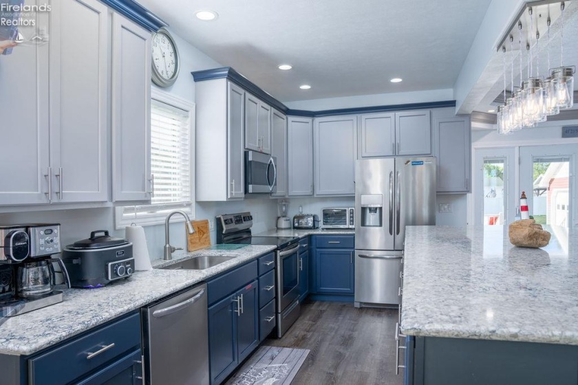 2008 Shore Drive, Huron, 44839, 5 Bedrooms Bedrooms, ,4 BathroomsBathrooms,Residential,For Sale,Shore,20254092