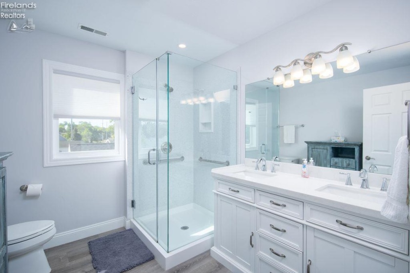 2008 Shore Drive, Huron, 44839, 5 Bedrooms Bedrooms, ,4 BathroomsBathrooms,Residential,For Sale,Shore,20254092