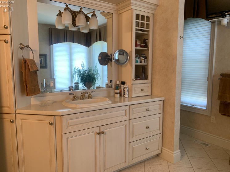 939 Cedar Point Road, Sandusky, 44870, 3 Bedrooms Bedrooms, ,5 BathroomsBathrooms,Residential,For Sale,Cedar Point,20254032