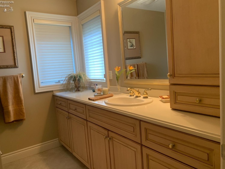 939 Cedar Point Road, Sandusky, 44870, 3 Bedrooms Bedrooms, ,5 BathroomsBathrooms,Residential,For Sale,Cedar Point,20254032