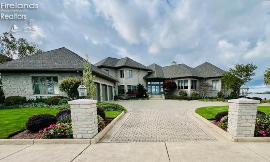 939 Cedar Point Road, Sandusky, 44870, 3 Bedrooms Bedrooms, ,5 BathroomsBathrooms,Residential,For Sale,Cedar Point,20254032