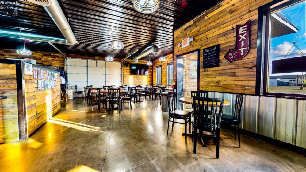 1794 Harrington Memorial Road, Mansfield, 44903, ,Commercial,For Sale,Harrington Memorial,20254553