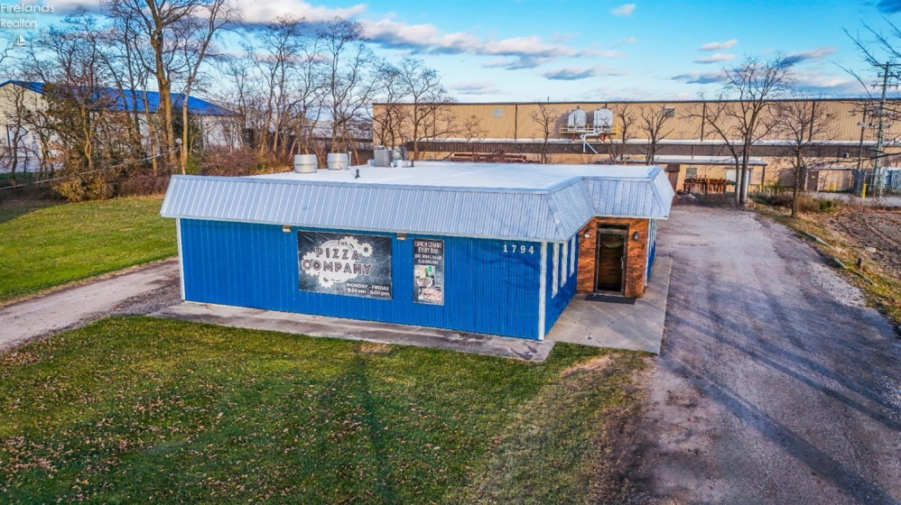 1794 Harrington Memorial Road, Mansfield, 44903, ,Commercial,For Sale,Harrington Memorial,20254553