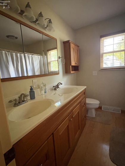 29987 Pemberville, Millbury, 43447, 3 Bedrooms Bedrooms, ,2 BathroomsBathrooms,Residential,For Sale,Pemberville,20253623