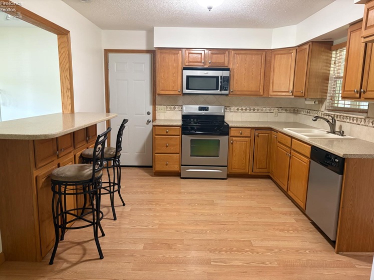 29987 Pemberville, Millbury, 43447, 3 Bedrooms Bedrooms, ,2 BathroomsBathrooms,Residential,For Sale,Pemberville,20253623