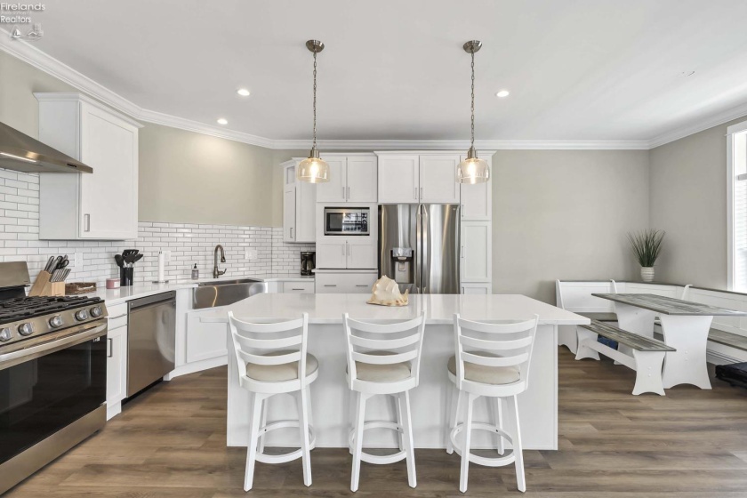 10850 Bayshore Rd Crane Way, Marblehead, 43440, 3 Bedrooms Bedrooms, ,2 BathroomsBathrooms,Residential,For Sale,Bayshore Rd Crane Way,20252957