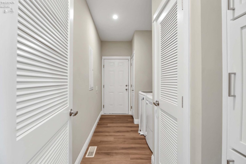 10850 Bayshore Rd Crane Way, Marblehead, 43440, 3 Bedrooms Bedrooms, ,2 BathroomsBathrooms,Residential,For Sale,Bayshore Rd Crane Way,20252957