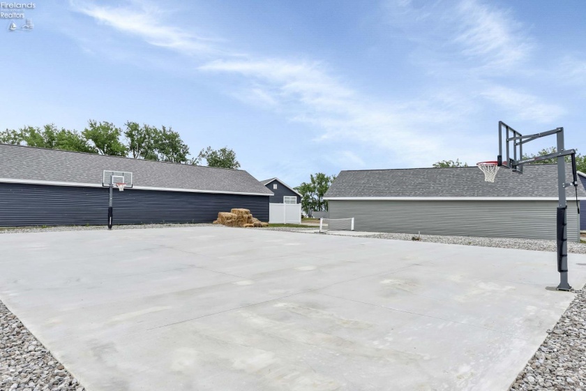 10850 Bayshore Rd Crane Way, Marblehead, 43440, 3 Bedrooms Bedrooms, ,2 BathroomsBathrooms,Residential,For Sale,Bayshore Rd Crane Way,20252957