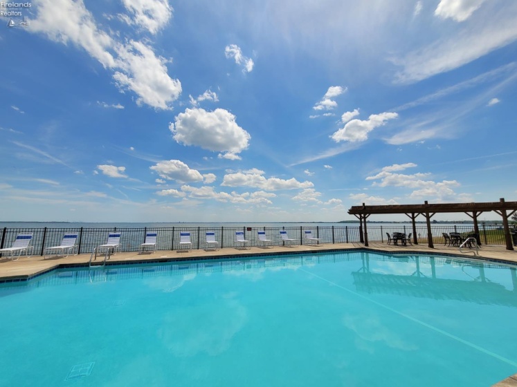 2735 Harbor Bay Drive, Marblehead, 43440, 3 Bedrooms Bedrooms, ,2 BathroomsBathrooms,Residential,For Sale,Harbor Bay,20254086