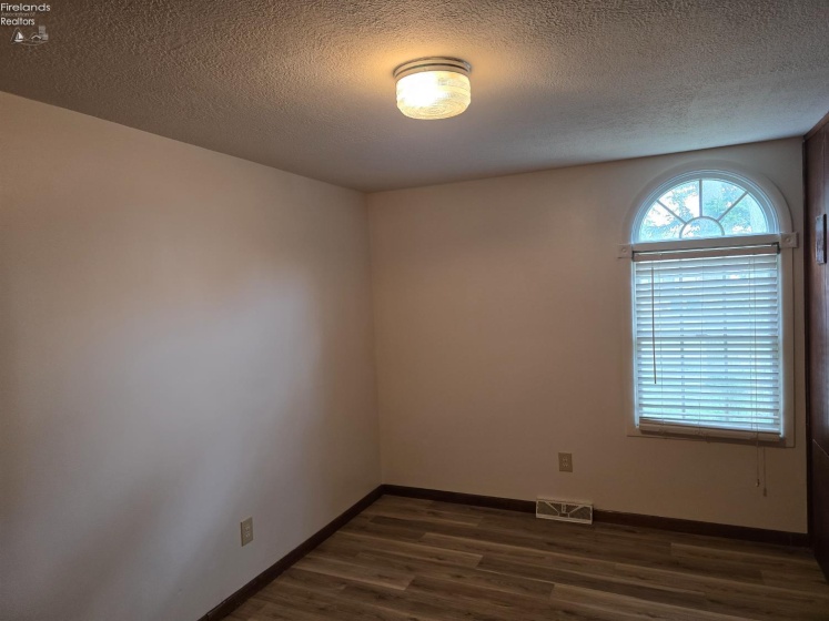 40 Poplar Street, Huron, 44839, 5 Bedrooms Bedrooms, ,5 BathroomsBathrooms,Residential,For Sale,Poplar,20252585