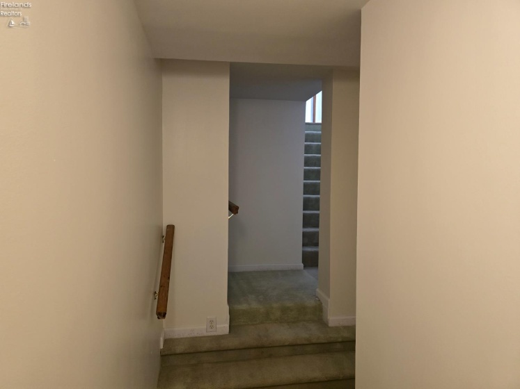 40 Poplar Street, Huron, 44839, 5 Bedrooms Bedrooms, ,5 BathroomsBathrooms,Residential,For Sale,Poplar,20252585