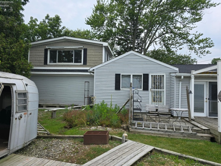 40 Poplar Street, Huron, 44839, 5 Bedrooms Bedrooms, ,5 BathroomsBathrooms,Residential,For Sale,Poplar,20252585