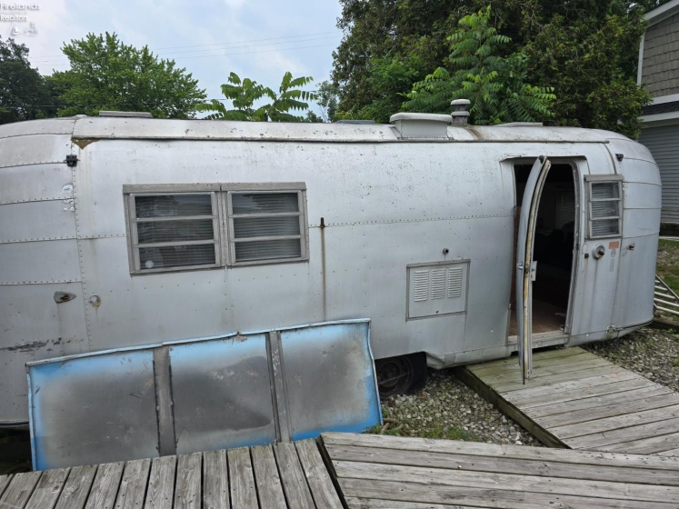 40 Poplar Street, Huron, 44839, 5 Bedrooms Bedrooms, ,5 BathroomsBathrooms,Residential,For Sale,Poplar,20252585