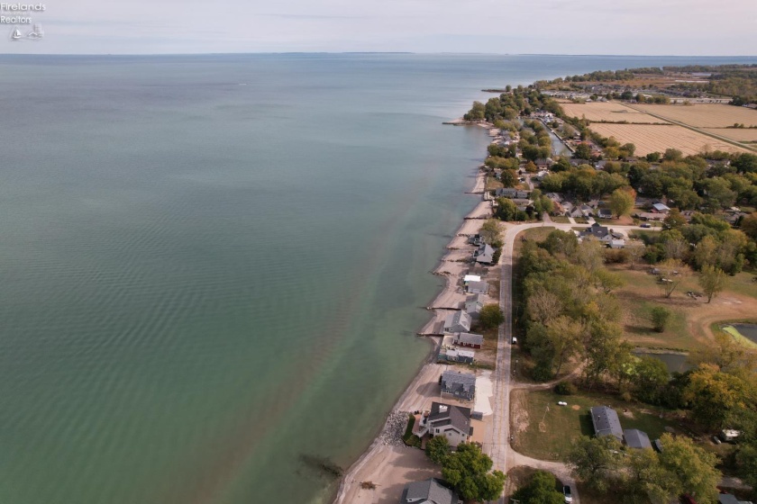 9881 Locust Point Road, Oak Harbor, 43449, 2 Bedrooms Bedrooms, ,3 BathroomsBathrooms,Residential,For Sale,Locust Point,20254189