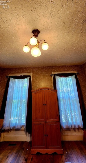 115 Vine Street, Wellington, 44090, 4 Bedrooms Bedrooms, ,2 BathroomsBathrooms,Residential,For Sale,Vine,20252619