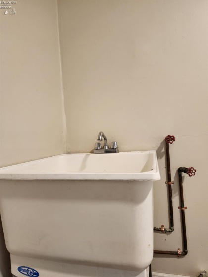 115 Vine Street, Wellington, 44090, 4 Bedrooms Bedrooms, ,2 BathroomsBathrooms,Residential,For Sale,Vine,20252619