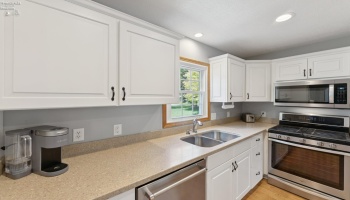 932 Glenview Drive, Huron, 44839, 3 Bedrooms Bedrooms, ,3 BathroomsBathrooms,Residential,For Sale,Glenview,20253091 932 Glenview Drive, Huron, 44839, 3 Bedrooms Bedrooms, ,3 BathroomsBathrooms,Residential,For Sale,Glenview,20253091