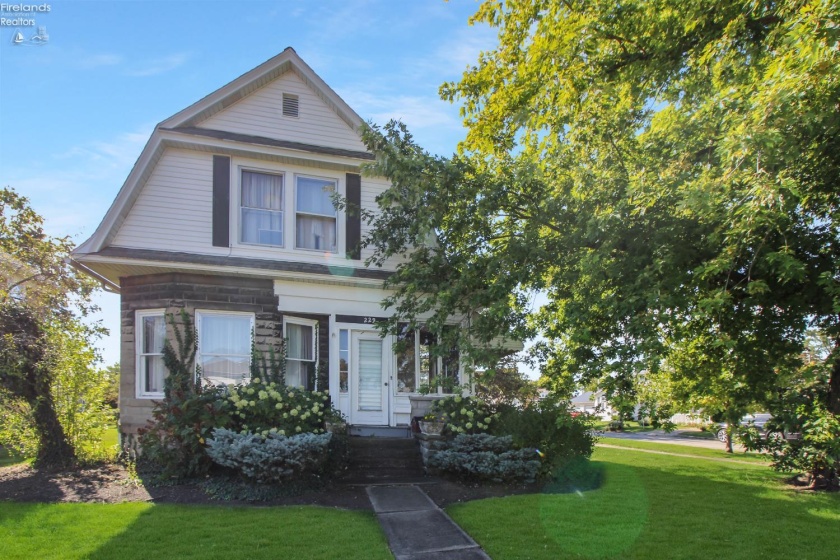 229 4th Street, Port Clinton, 43452, 3 Bedrooms Bedrooms, ,2 BathroomsBathrooms,Residential,For Sale,4th,20254084