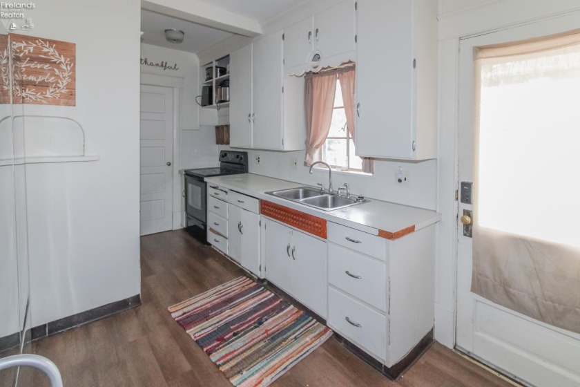 229 4th Street, Port Clinton, 43452, 3 Bedrooms Bedrooms, ,2 BathroomsBathrooms,Residential,For Sale,4th,20254084