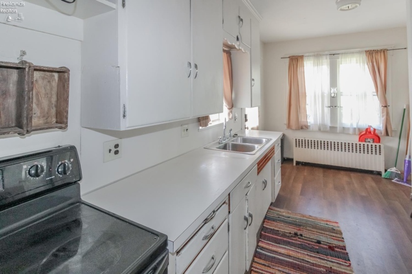 229 4th Street, Port Clinton, 43452, 3 Bedrooms Bedrooms, ,2 BathroomsBathrooms,Residential,For Sale,4th,20254084