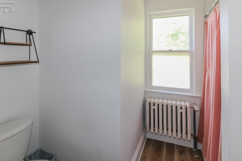 229 4th Street, Port Clinton, 43452, 3 Bedrooms Bedrooms, ,2 BathroomsBathrooms,Residential,For Sale,4th,20254084