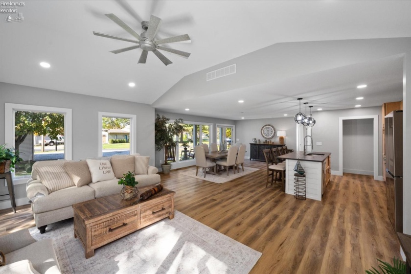 1921 Nan Avenue, Marblehead, 43440, 3 Bedrooms Bedrooms, ,2 BathroomsBathrooms,Residential,For Sale,Nan,20254284