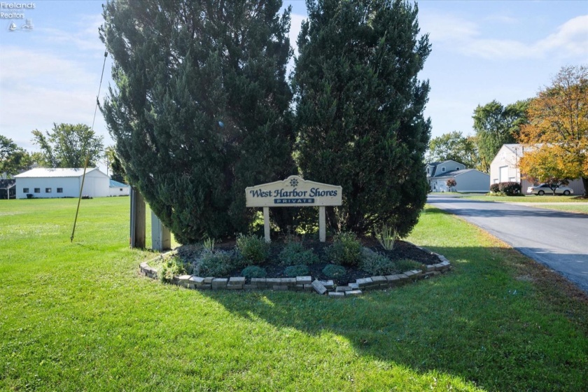 1921 Nan Avenue, Marblehead, 43440, 3 Bedrooms Bedrooms, ,2 BathroomsBathrooms,Residential,For Sale,Nan,20254284