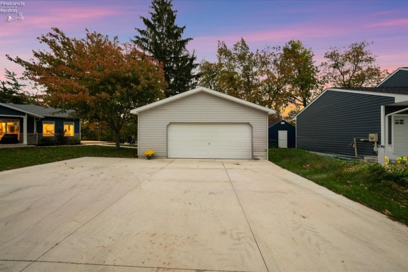 1921 Nan Avenue, Marblehead, 43440, 3 Bedrooms Bedrooms, ,2 BathroomsBathrooms,Residential,For Sale,Nan,20254284