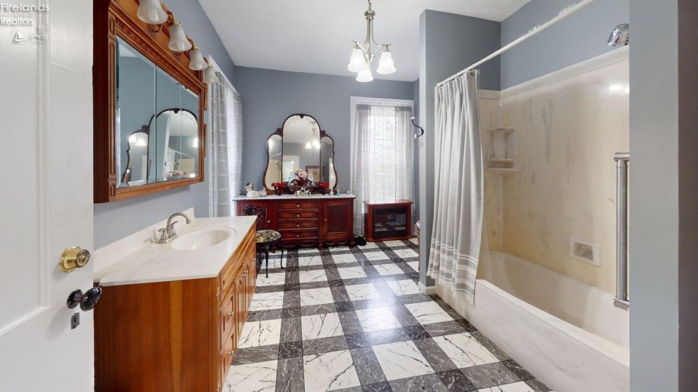 4625 US HWY 224 W, Willard, 44890, 4 Bedrooms Bedrooms, ,2 BathroomsBathrooms,Residential,For Sale,US HWY 224 W,20254295