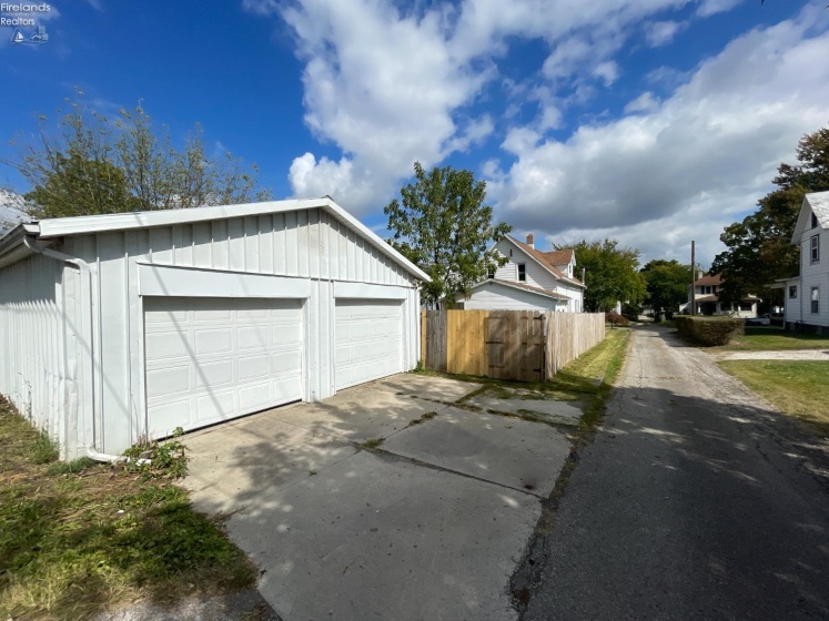 620 Dale Avenue, Willard, 44890, 3 Bedrooms Bedrooms, ,2 BathroomsBathrooms,Residential,For Sale,Dale,20253772