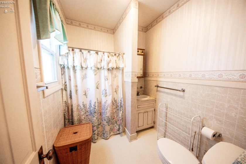 1035 Campbell Street, Sandusky, 44870, 3 Bedrooms Bedrooms, ,2 BathroomsBathrooms,Residential,For Sale,Campbell,20252499