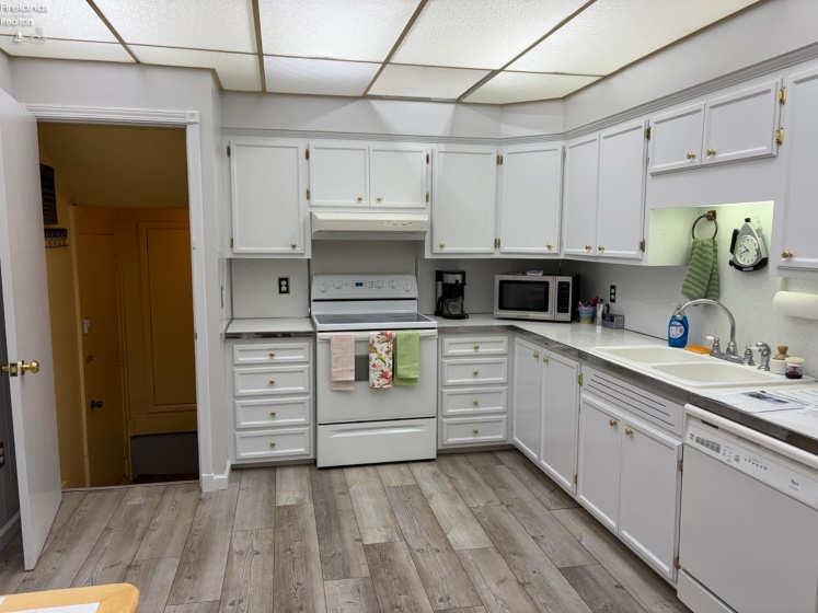 3104 Hull Road, Huron, 44839, 4 Bedrooms Bedrooms, ,3 BathroomsBathrooms,Residential,For Sale,Hull,20253426