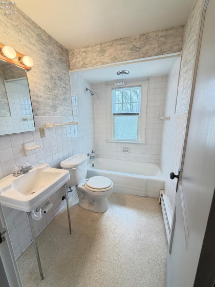 3104 Hull Road, Huron, 44839, 4 Bedrooms Bedrooms, ,3 BathroomsBathrooms,Residential,For Sale,Hull,20253426